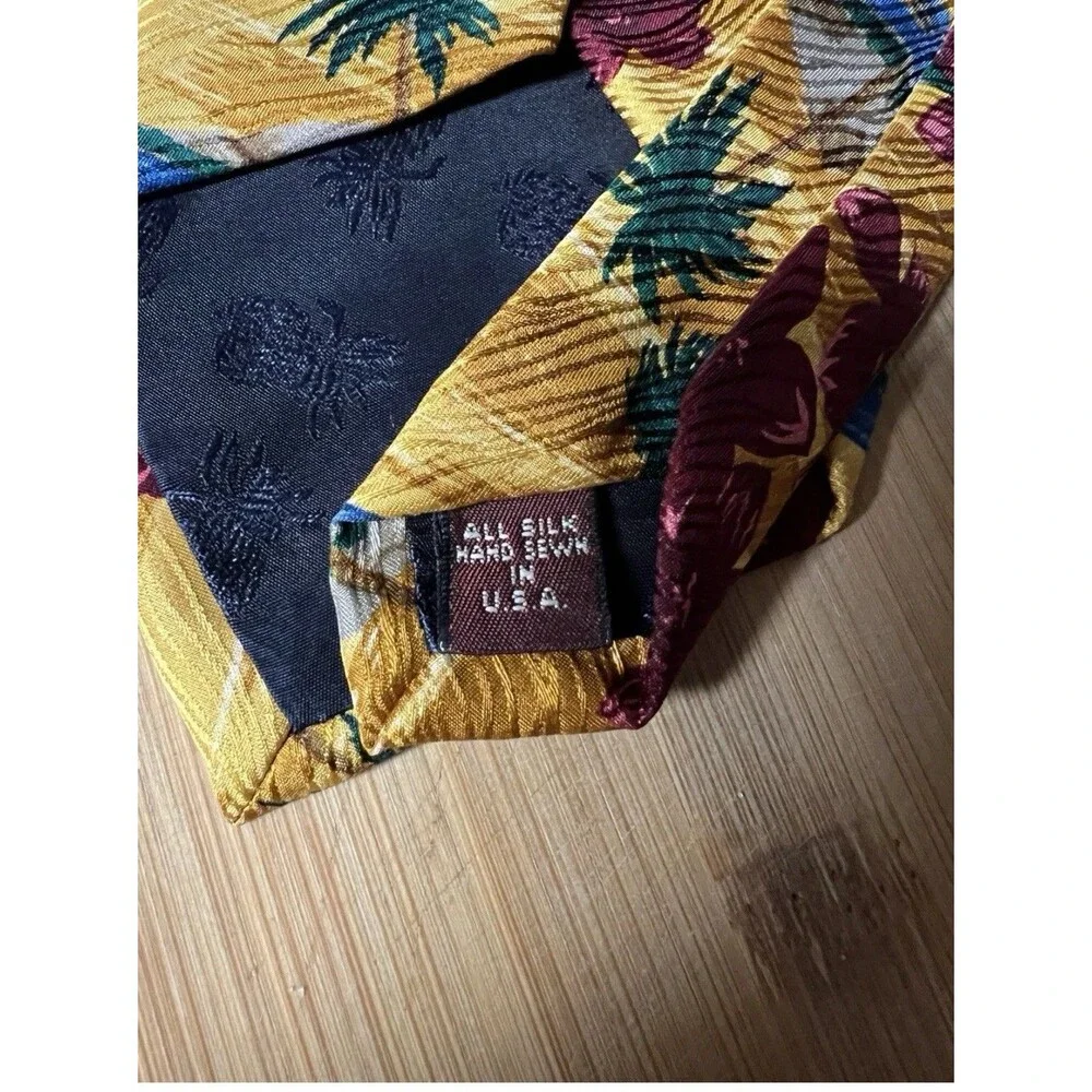 Vintage Hawaiian Tie Men’s All Silk Hand Sewn In USA